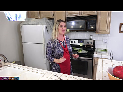 ❤️ A madrasta o ordenha na cozinha antes de sua data Porno real vídeo em pt-br.porn-milf300.ru