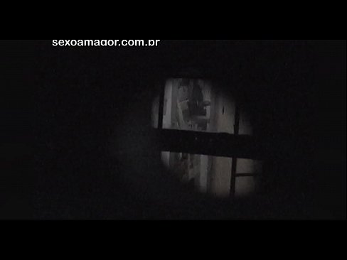❤️ Lourinho é secretamente filmado por um voyeur de bairro escondido atrás de tijolos ocos Porno real vídeo em pt-br.porn-milf300.ru